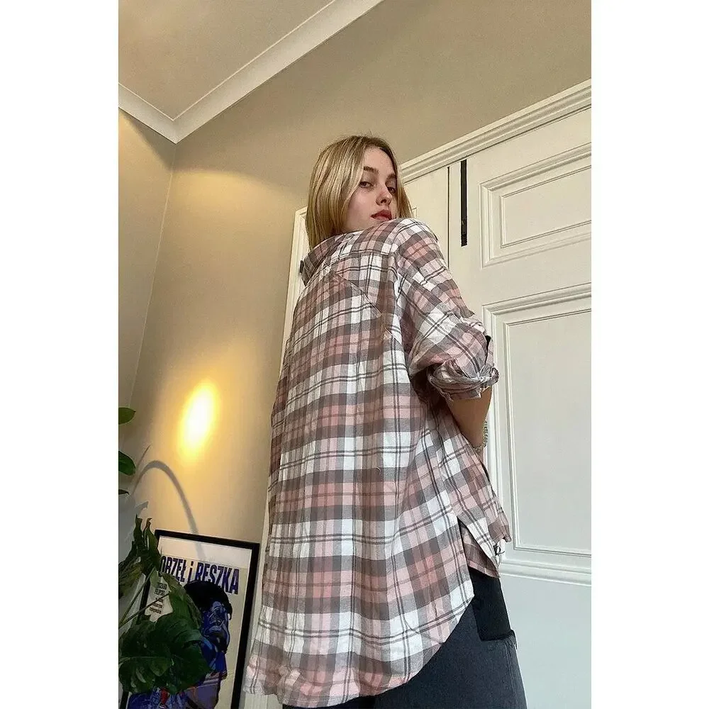 Urban Outfitters Oversized Plaid Flannel Button Down Blouse - Picture 3 of 10